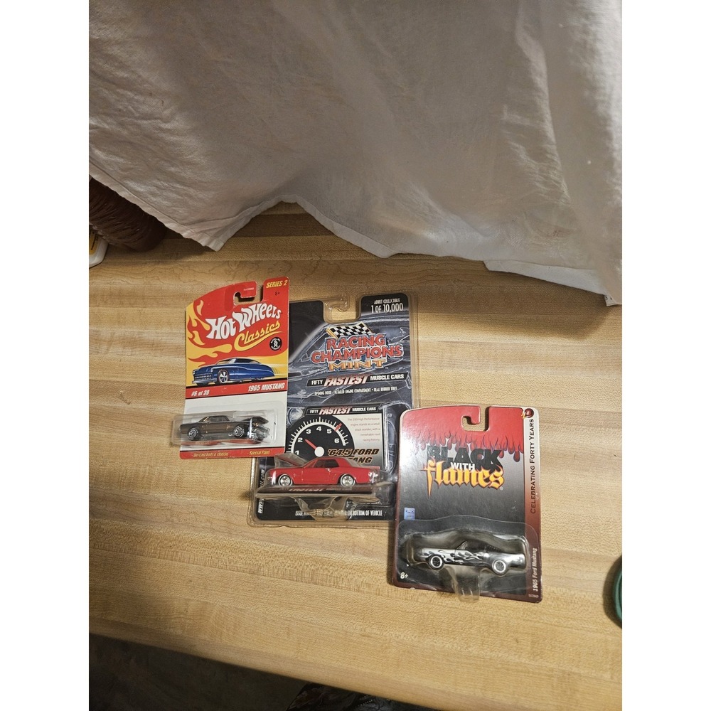 Lot Of‎ 3 Diecast Mustangs